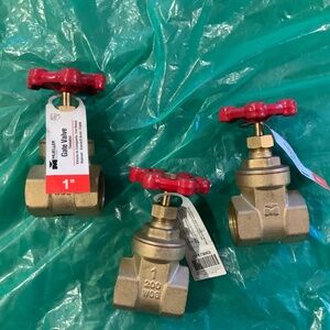 Lot of 3. Mueller B&K. 1 In. Gate Valve Threaded Brass 200 WOG 6TWK0